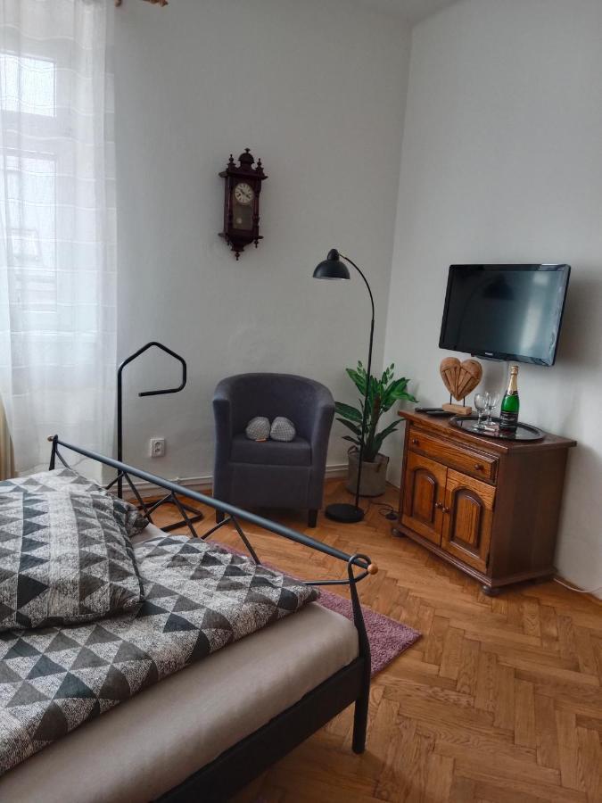 Apartman Prazska Apartment Jablonec nad Nisou Bagian luar foto